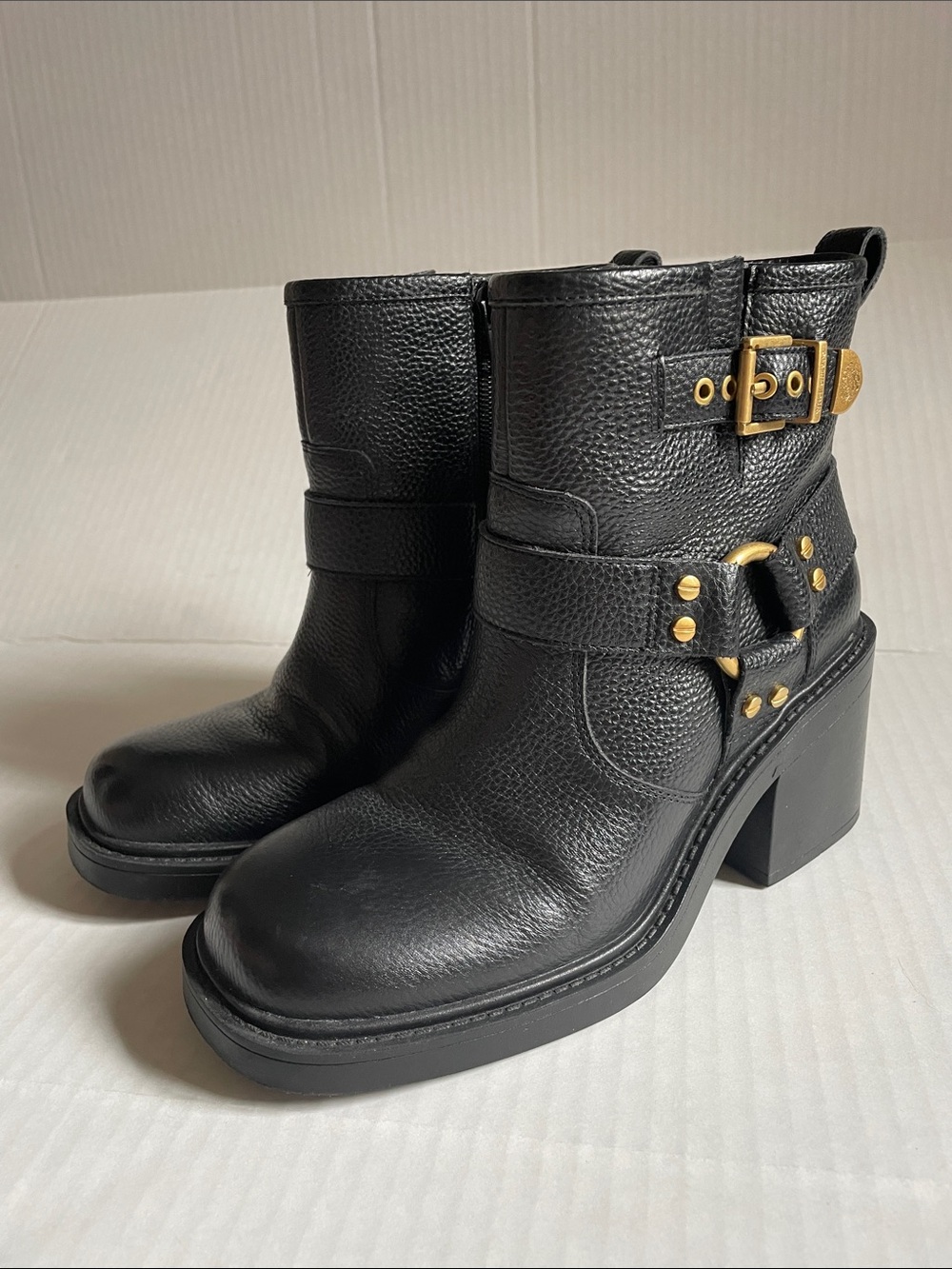 Vince Camuto Bipdi Black Leather Moto Boots Gold Hardware Size 6